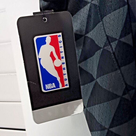 Signed NIKE Swingman Trae Young Atlanta Hawks Jersey XXL Make Me An Offer - Picture 5 of 7